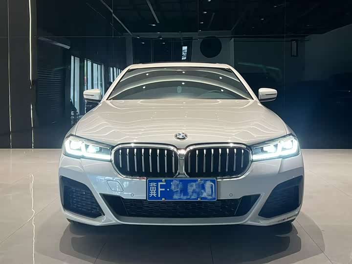 BMW 5 Series, 2023 — фото 2 из 9