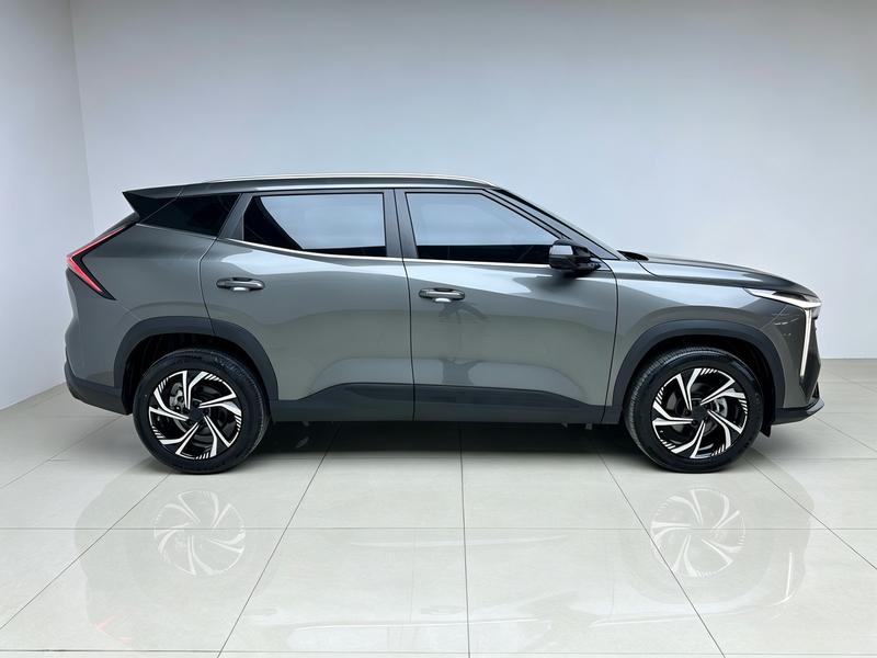 Geely Atlas, 2023 — фото 8 из 12