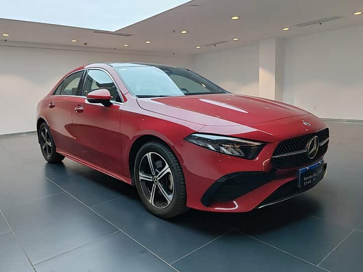 Mercedes-Benz A-Class, 2023 — фото 2 из 9