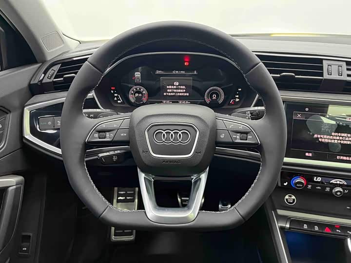Audi Q3, 2023 — фото 3 из 9