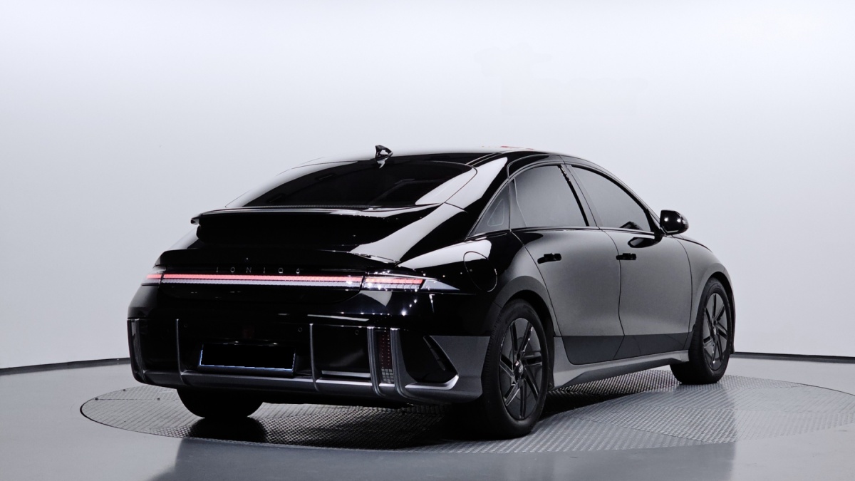 Hyundai Ioniq 6, 2022 — фото 2 из 12