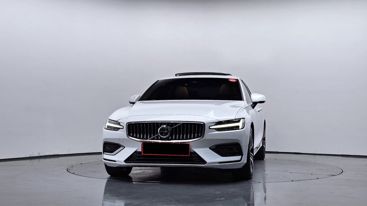 Volvo S60, 2023 — фото 3 из 12
