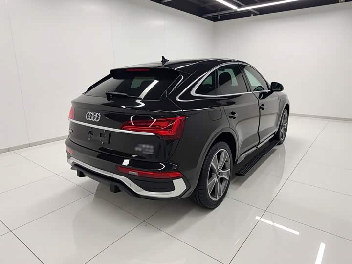 Audi Q5L Sportback, 2022 — фото 4 из 9