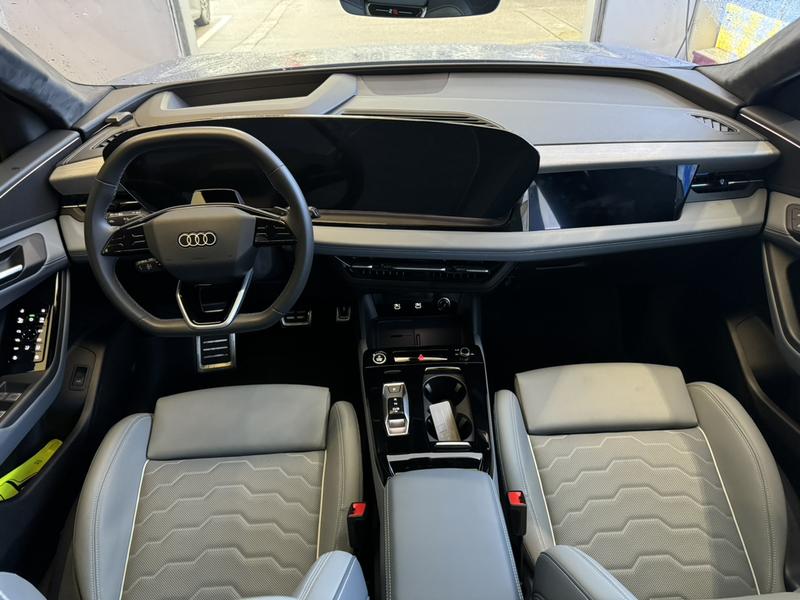 Audi Q6L e-tron, 2025 — фото 9 из 12