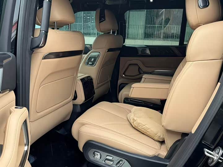 BYD FangChengBao Leopard 8, 2024 — фото 6 из 9