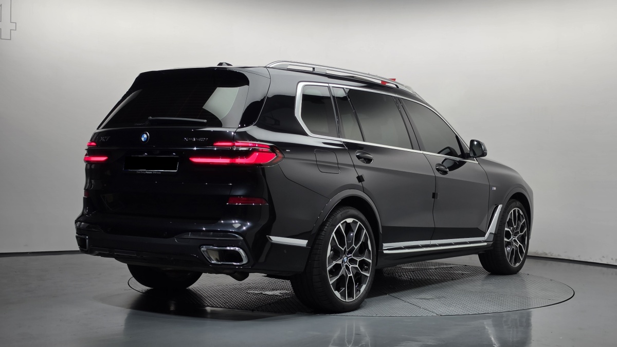 BMW X7, 2024 — фото 2 из 12
