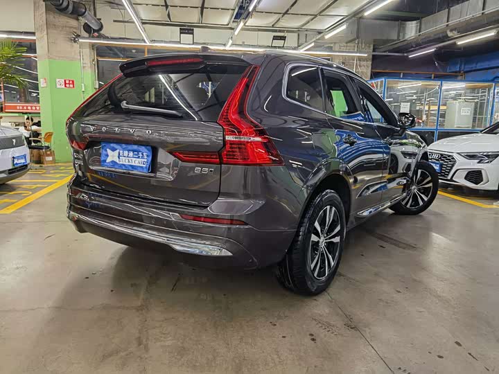 Volvo XC60, 2022 — фото 6 из 9