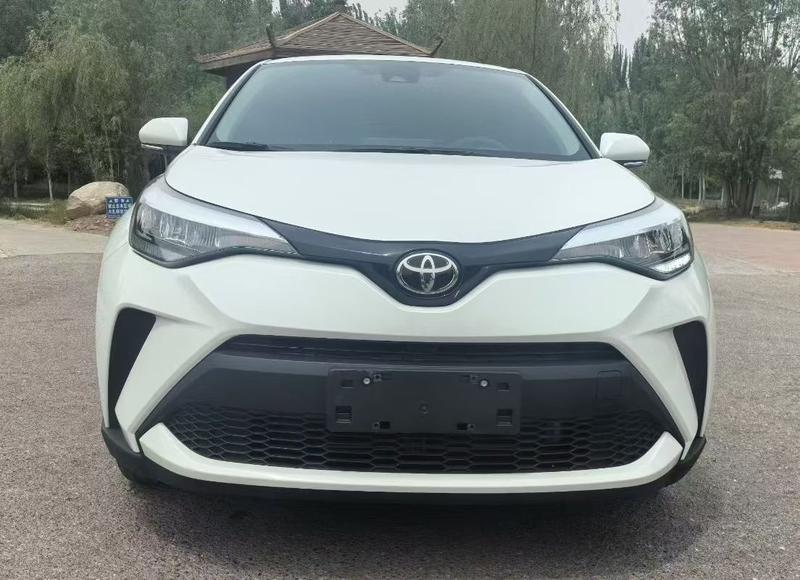 Toyota C-HR, 2023 — фото 2 из 9