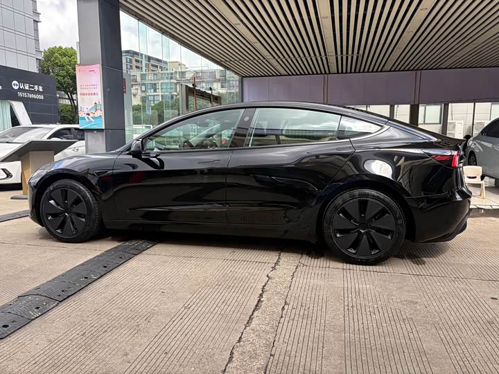 Tesla Model 3, 2026 — фото 4 из 9