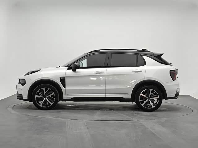 Lynk & Co 01 EM-P Hybrid, 2021 — фото 3 из 9