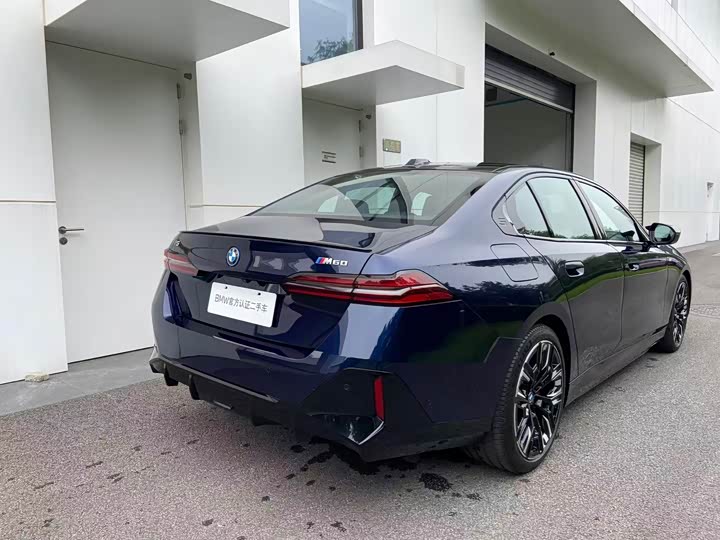 BMW i5, 2023 — фото 3 из 9