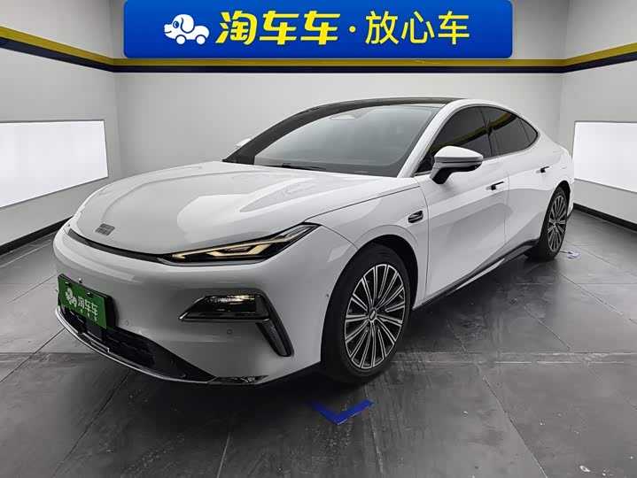 Geely Galaxy Starshine 8 EM-i, 2025 — купить в Москве под ключ