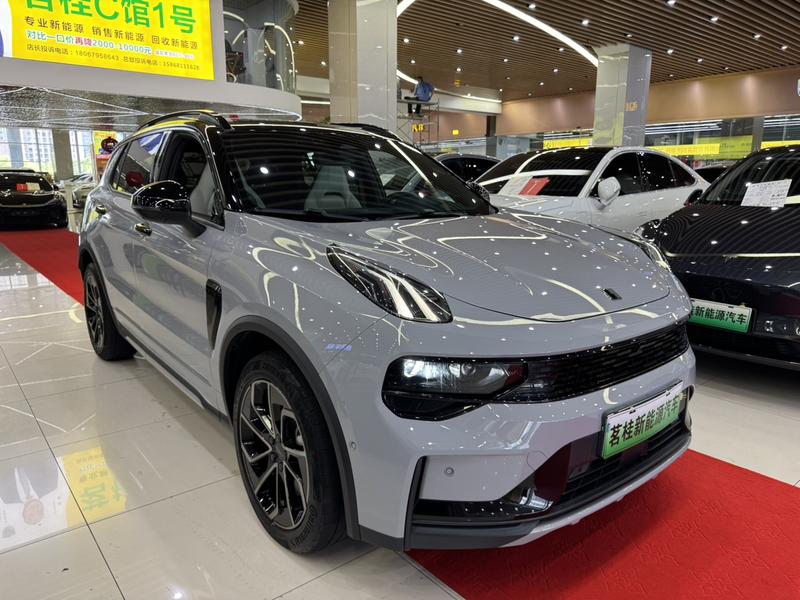Lynk & Co 01 EM-P Hybrid, 2022 — фото 3 из 12