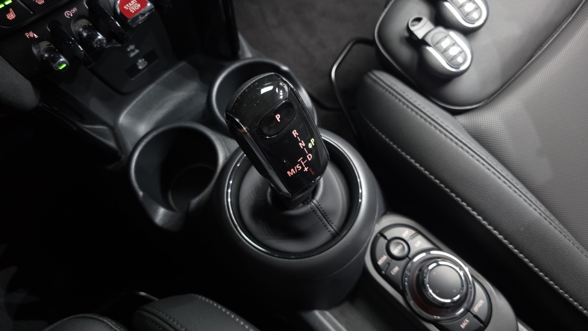 Mini Cooper, 2023 — фото 9 из 12