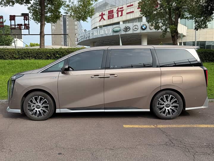 GAC Trumpchi E9, 2024 — фото 3 из 9