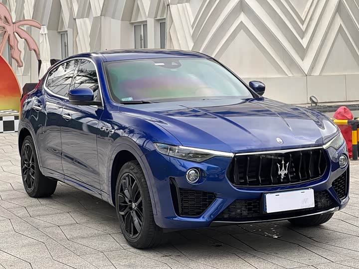 Maserati Levante, 2022 — фото 3 из 9