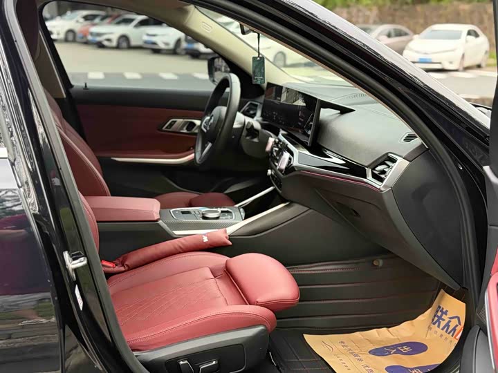 BMW i3, 2023 — фото 7 из 9