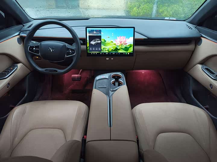 BAIC Arcfox Alpha T5, 2025 — фото 5 из 9