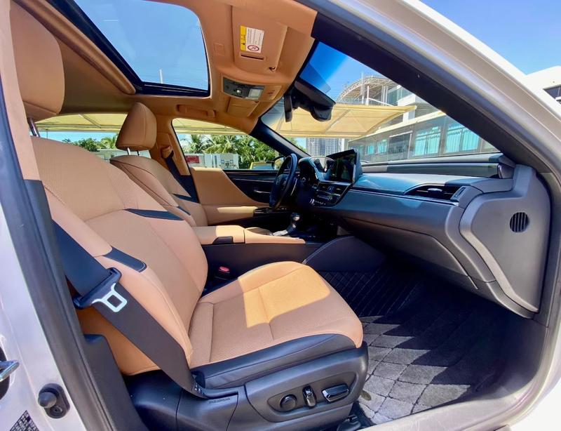 Lexus ES, 2023 — фото 8 из 10