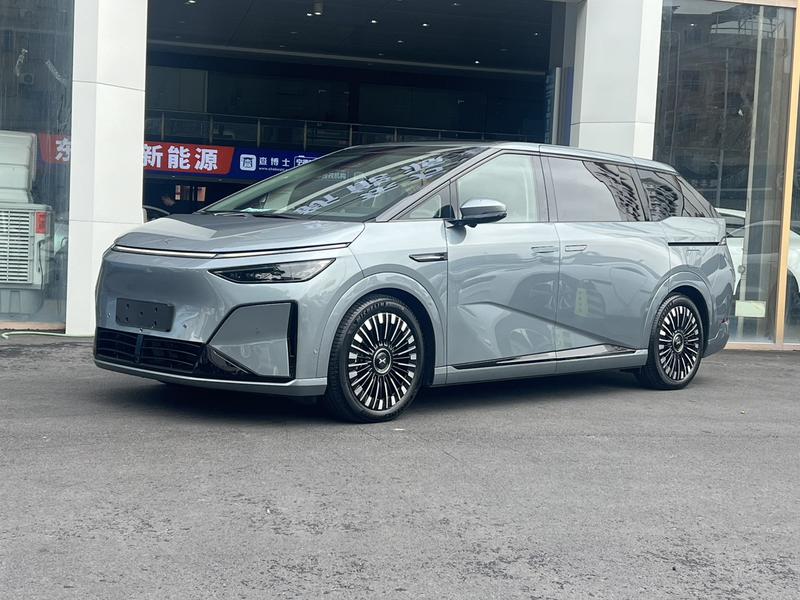 XPeng X9, 2025 — купить в Санкт-Петербурге под ключ