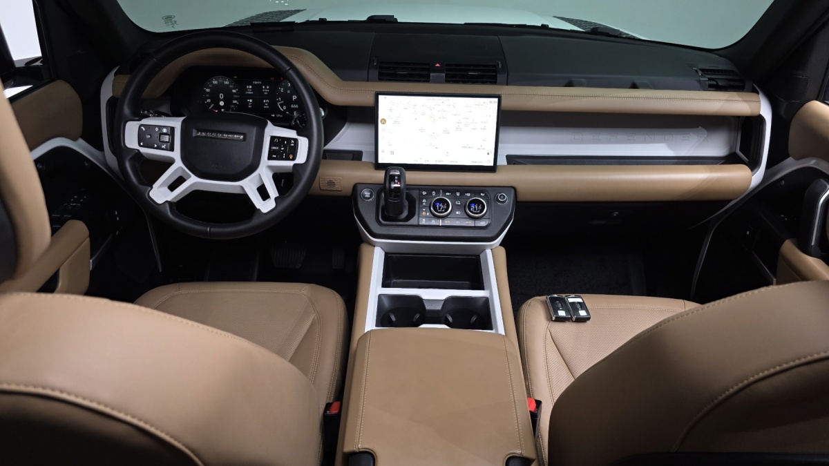 Land Rover Defender, 2025 — фото 7 из 12