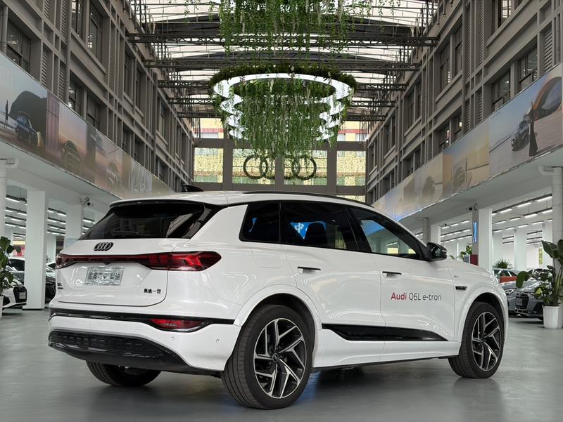 Audi Q6L e-tron, 2025 — фото 5 из 12