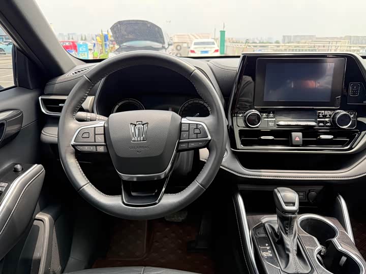 Toyota Crown Kluger, 2023 — фото 9 из 9