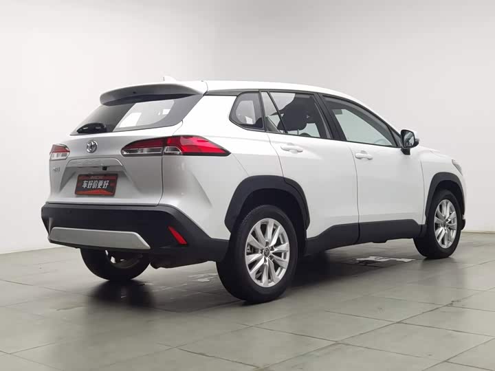 Toyota Corolla Cross, 2023 — фото 2 из 9