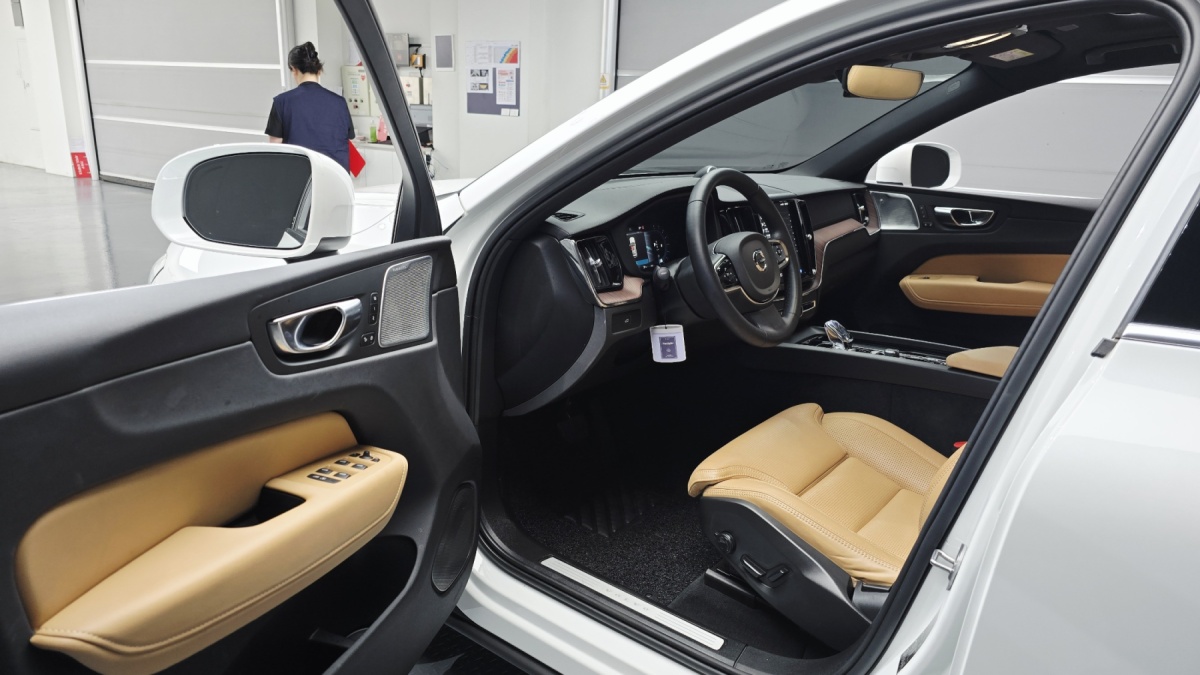 Volvo XC60, 2024 — фото 9 из 12