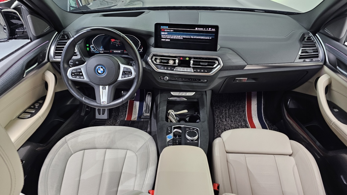 BMW iX3, 2023 — фото 7 из 12