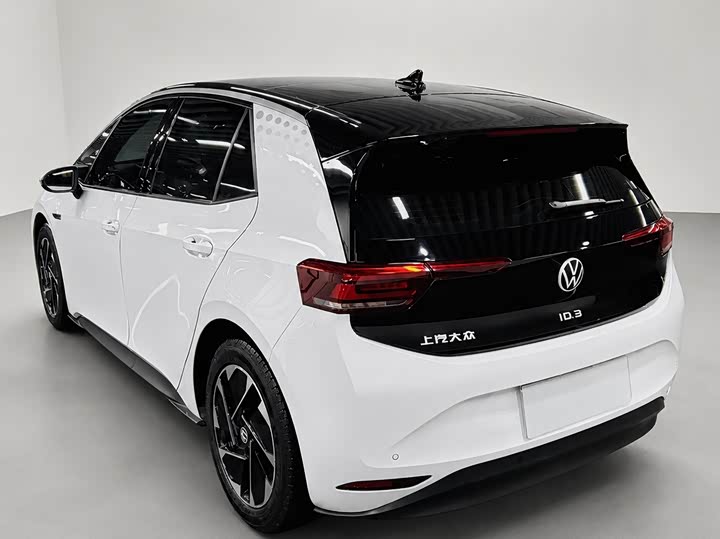 Volkswagen ID.3, 2023 — фото 6 из 9