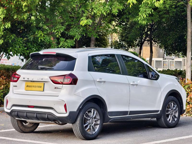 Geely Vision X3, 2022 — фото 7 из 12