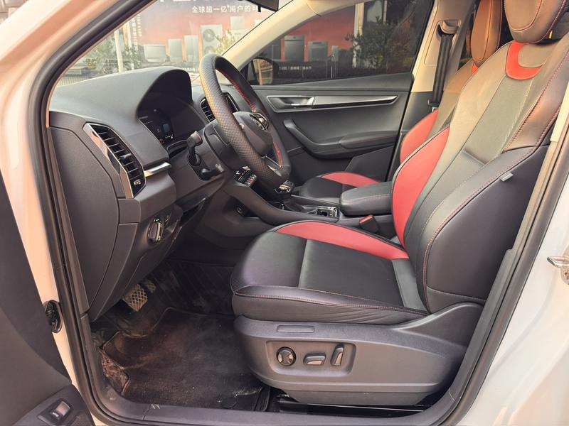 Skoda Karoq, 2023 — фото 8 из 12