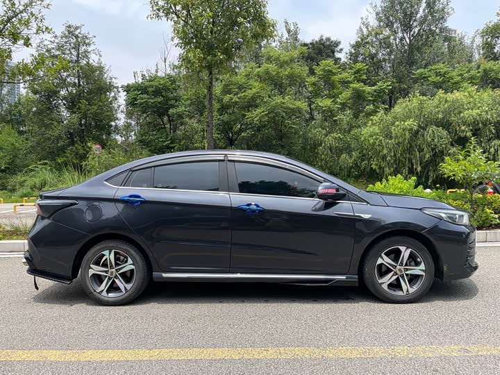 Chery Omoda S5 (Arrizo 5 Plus), 2022 — фото 4 из 9