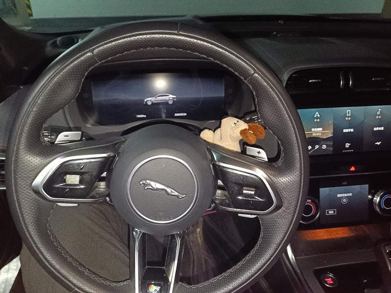 Jaguar XE L, 2023 — фото 11 из 12