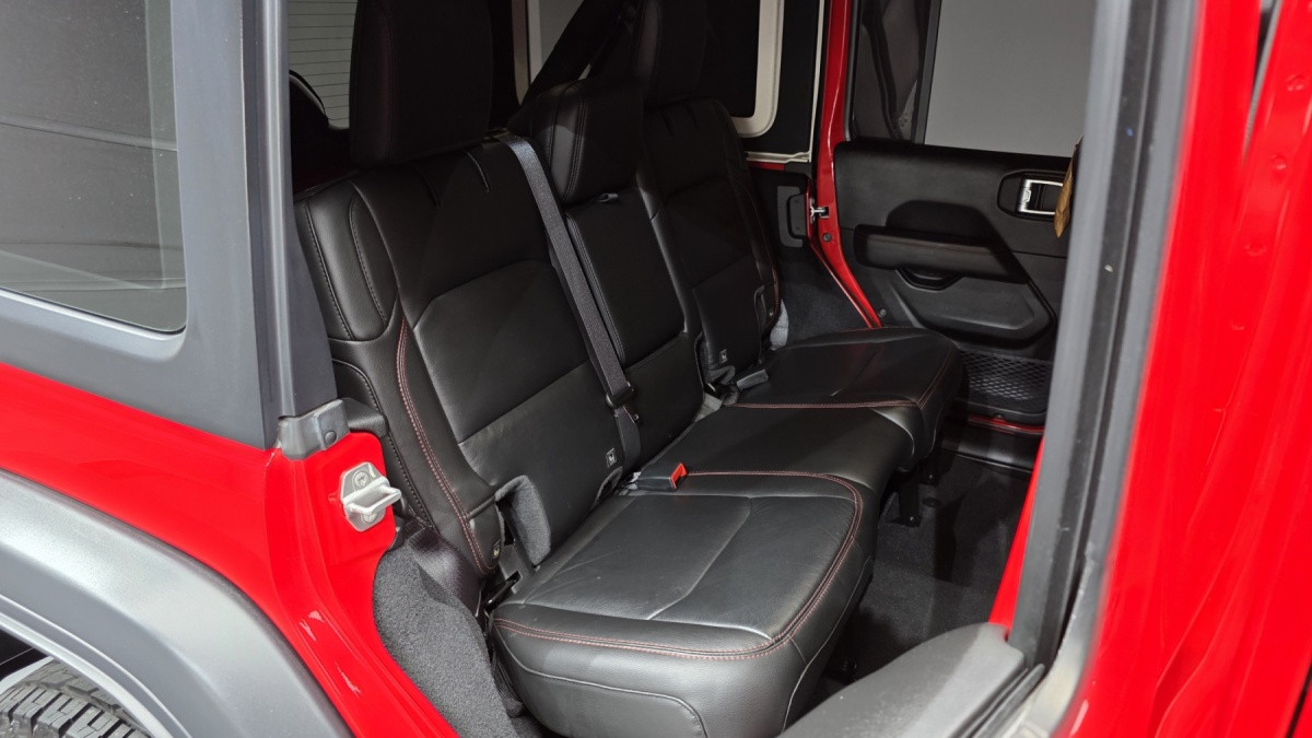 Jeep Wrangler, 2023 — фото 10 из 12