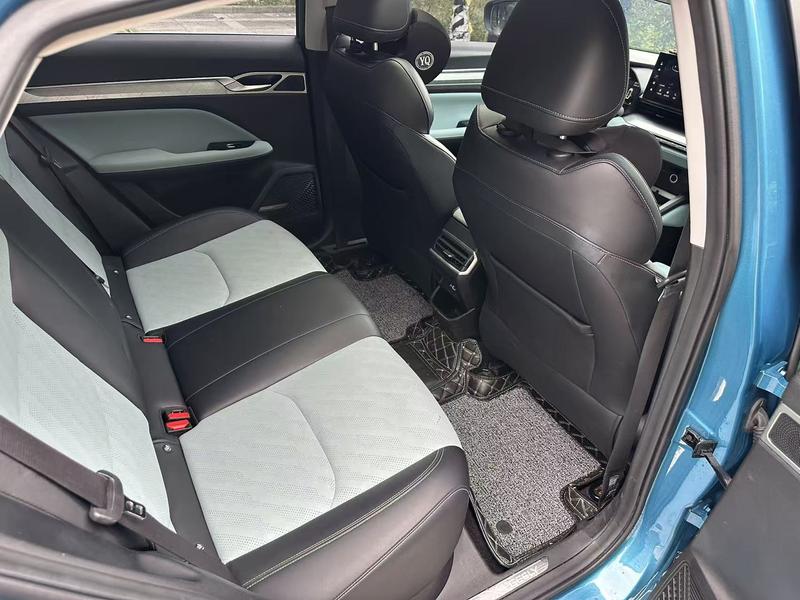Geely Emgrand L, 2022 — фото 11 из 12
