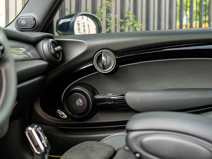 Mini Mini JCW, 2022 — фото 6 из 9