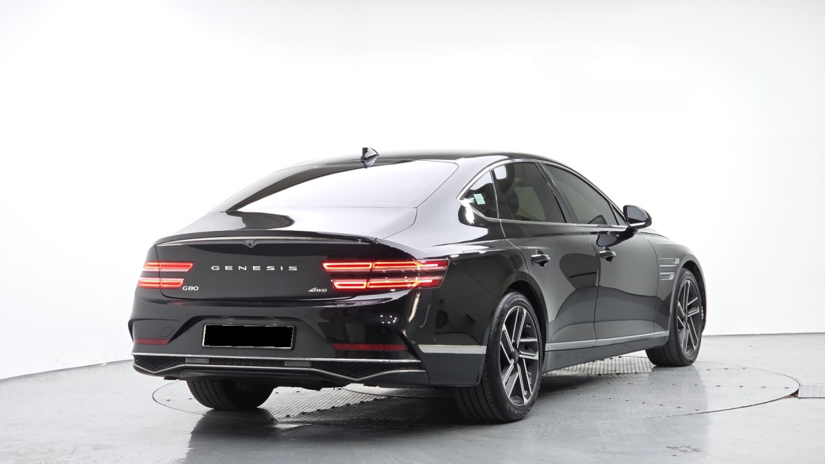 Genesis G80, 2023 — фото 2 из 12
