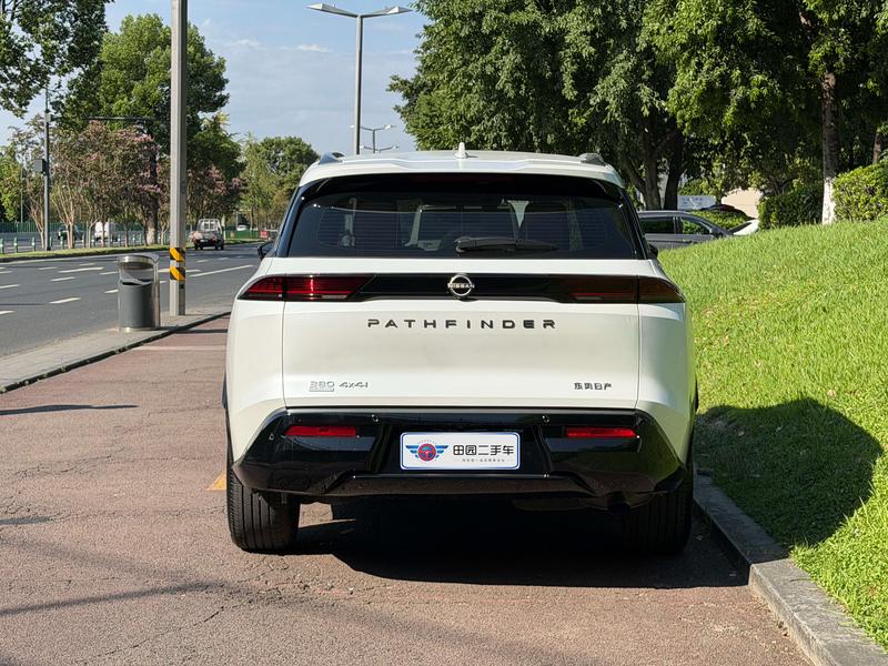 Nissan Pathfinder, 2023 — фото 5 из 12