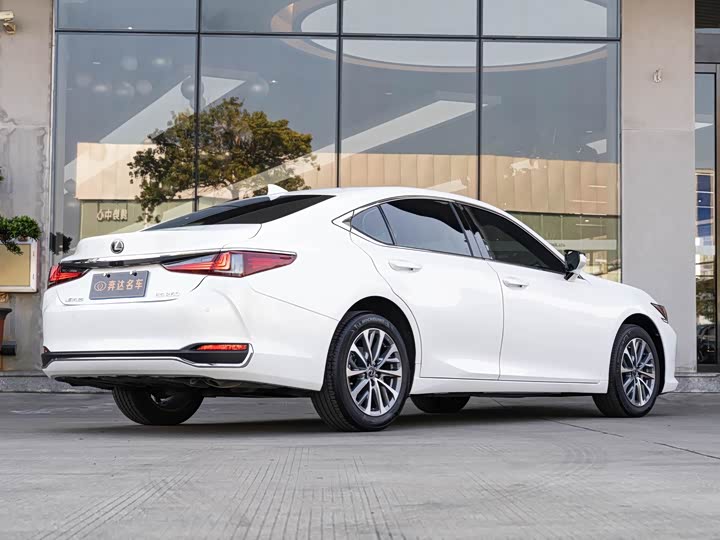 Lexus ES, 2022 — фото 3 из 9