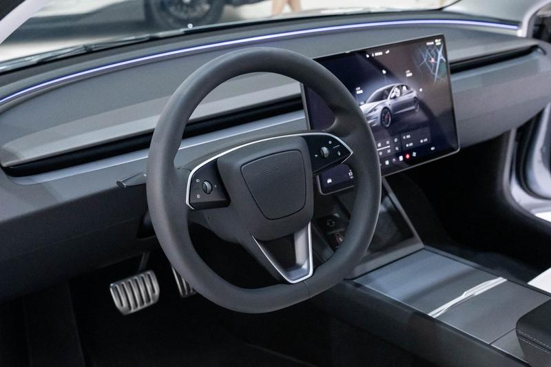 Tesla Model 3, 2025 — фото 9 из 12