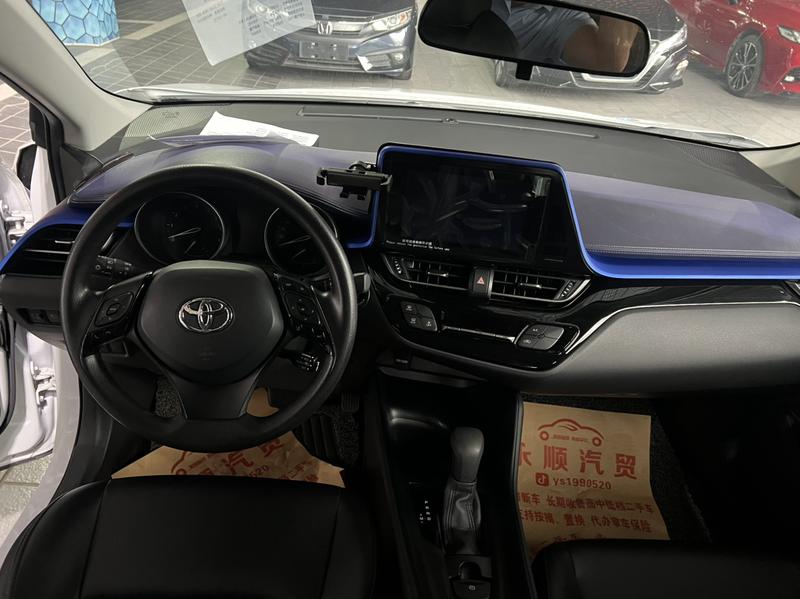 Toyota C-HR, 2022 — фото 7 из 10