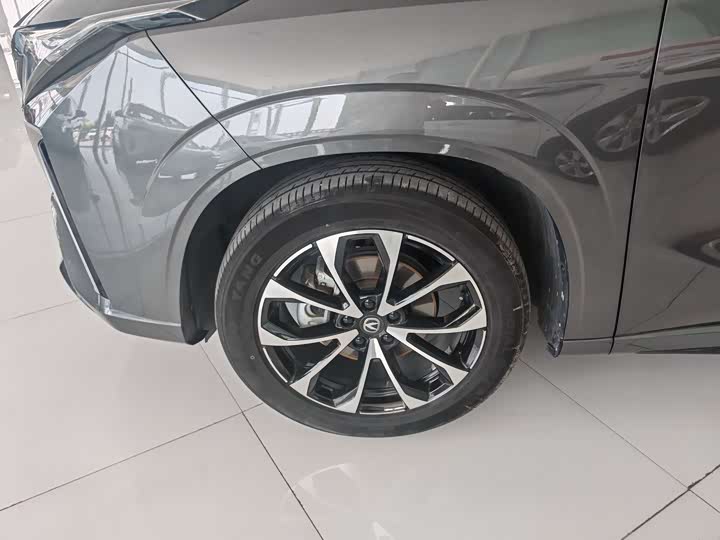 Changan UNI-Z Hybrid, 2024 — фото 4 из 9