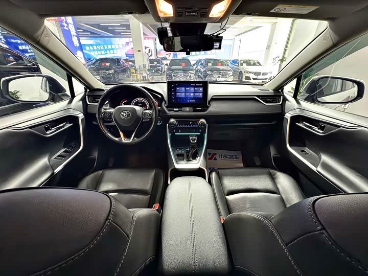 Toyota RAV4, 2022 — фото 5 из 9