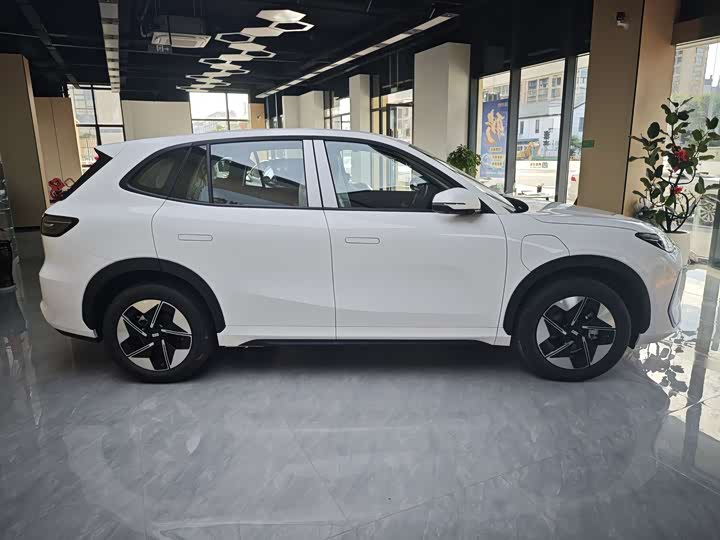 Geely Galaxy E5, 2026 — фото 3 из 9