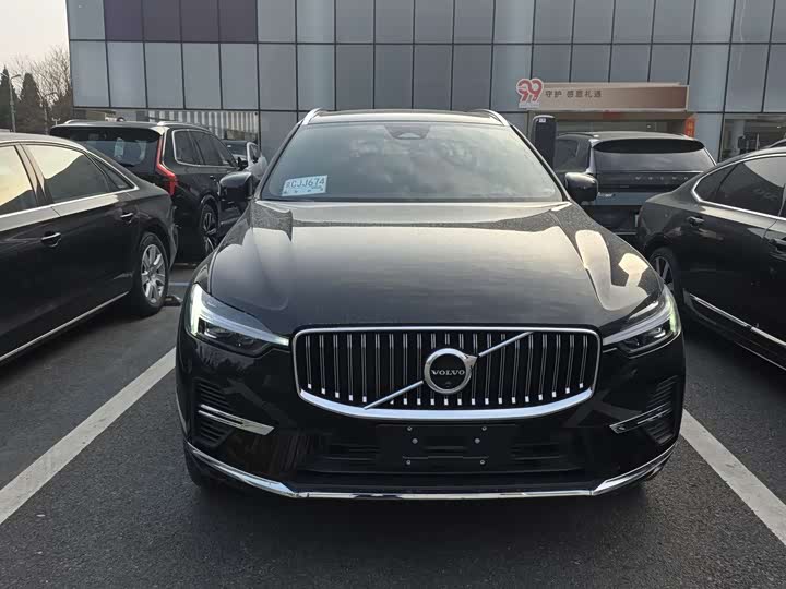 Volvo XC60 Hybrid, 2026 — фото 2 из 9