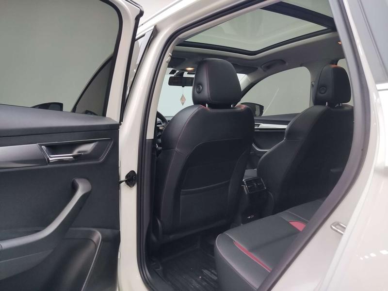 Skoda Karoq, 2023 — фото 10 из 11