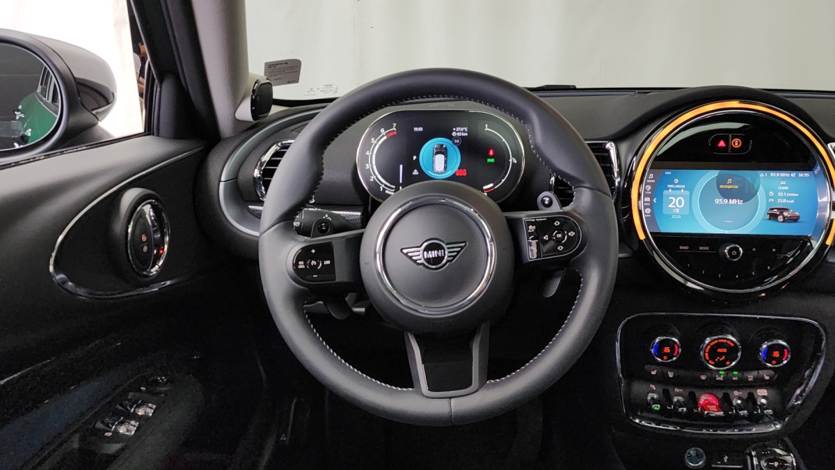 Mini Clubman, 2023 — фото 12 из 12