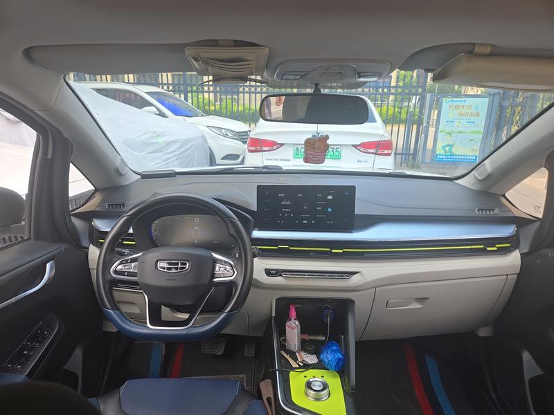 Geely Geometry EX3, 2022 — фото 5 из 12